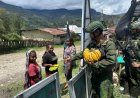 Satgas Yonif 621/Manuntung Dongkrak Ekonomi Mama Papua Lewat Borong Pisang