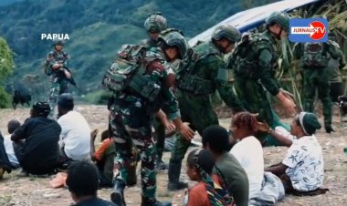 Satgas Yonif 621/Manuntung Sebarkan Kebaikan di Sinak, Papua Tengah